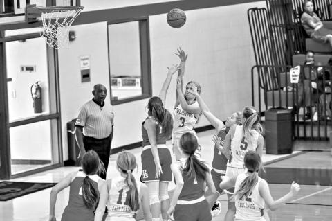 Lady Cards tame Brahmanettes