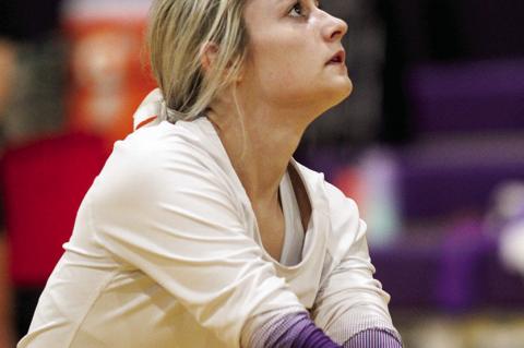 Ladycats fall in tough match loss to Lady Horns