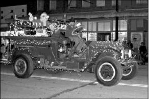 Eagle Lake Christmas parade lights up downtown