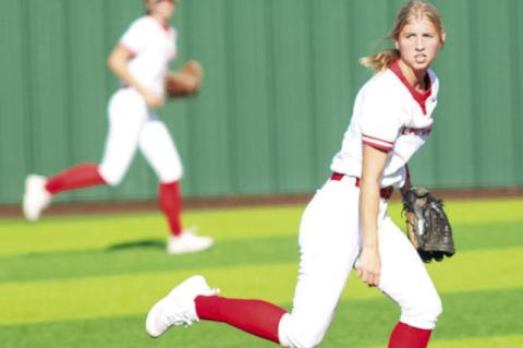 Lady Cards improve to 8-2 in district