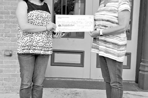 Columbus Food Pantry receives $1,000 donation