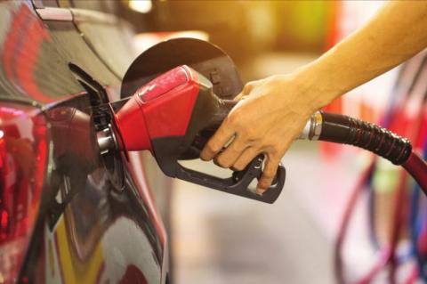 Gasoline prices dropping slightly in Texas