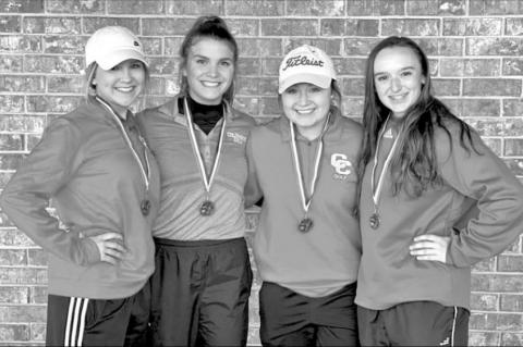 Lady Cards golf finishes third in tourney