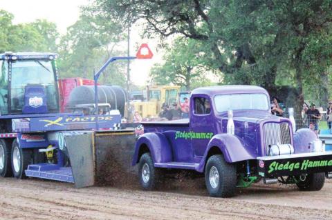 TRUCK, TRACTOR SHOW THUNDEROUS SUCCESS