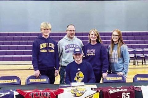 WILDCAT SIGNS WITH DODGE CITY